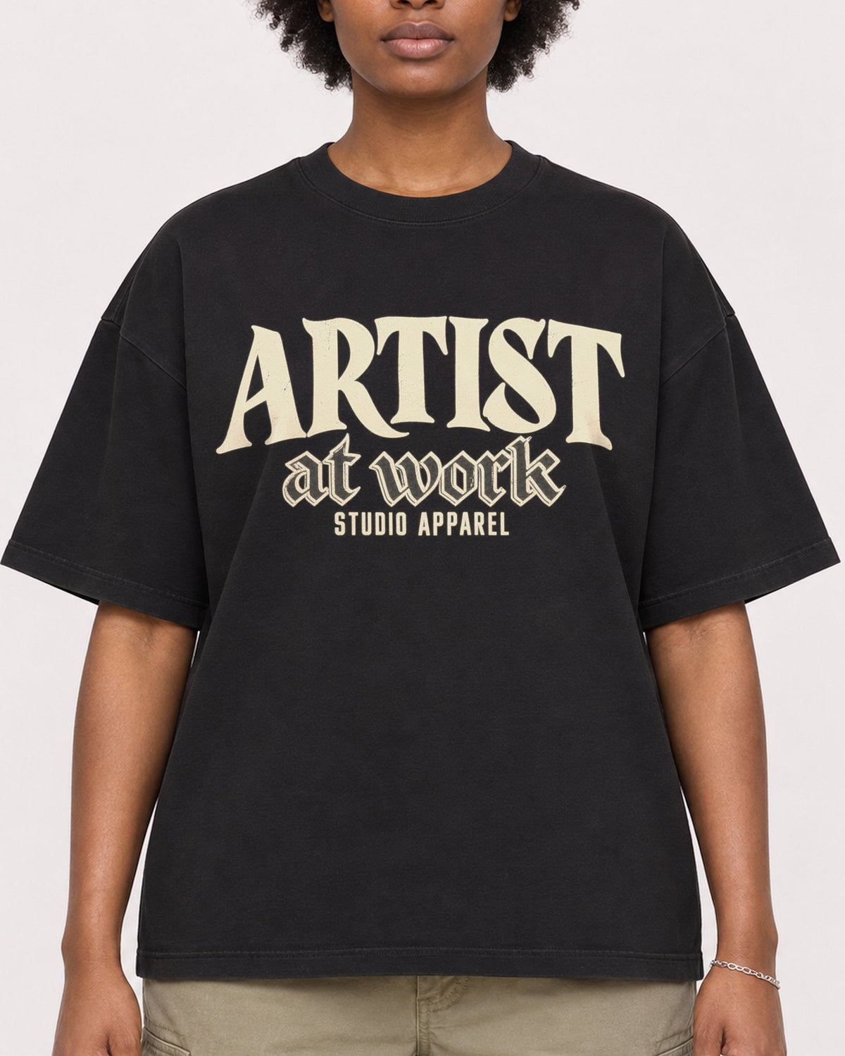 Mockup Boxy Heavyweight Tee Black female close-up 14