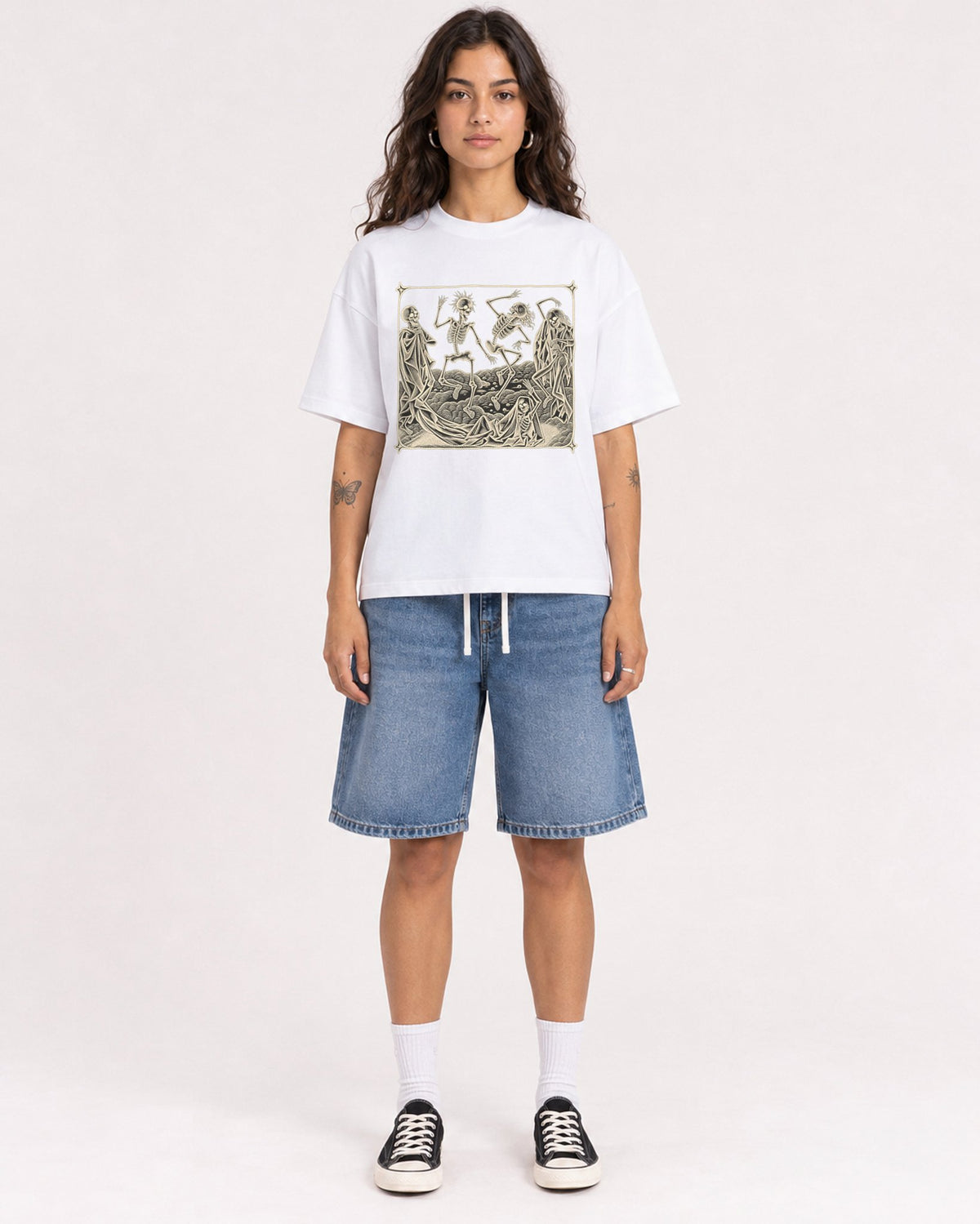 Mockup Boxy Heavyweight Tee White female full-body 06