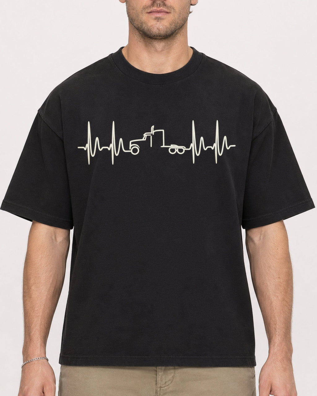 Mockup Boxy Heavyweight Tee Black male close-up 08
