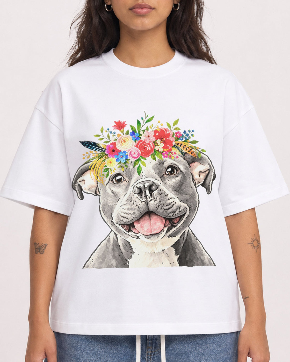 Mockup Boxy Heavyweight Tee White female close-up 06