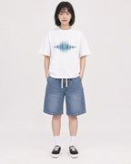 Mockup Boxy Heavyweight Tee White female full-body 11
