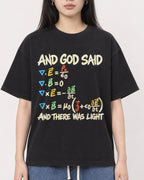 Mockup Boxy Heavyweight Tee Black female close-up 01