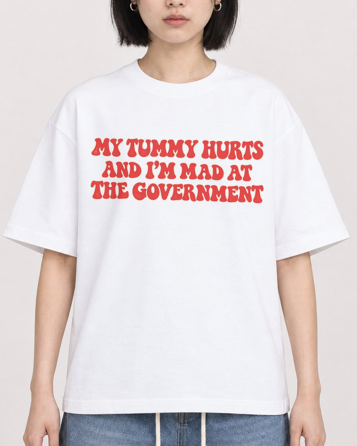Mockup Boxy Heavyweight Tee White female close-up 11