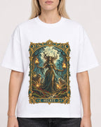 Mockup Boxy Heavyweight Tee White female close-up 08
