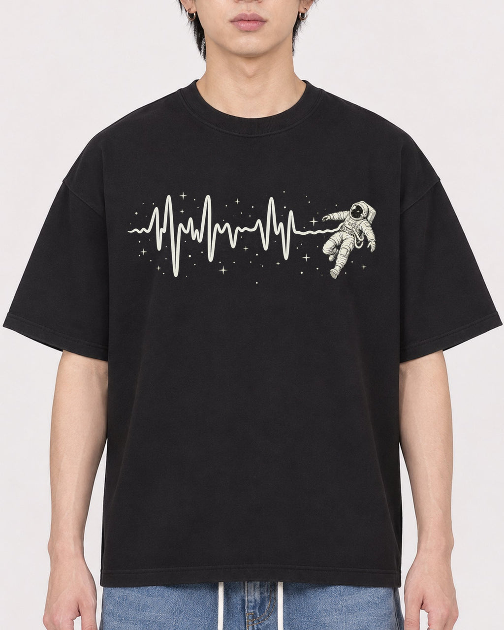 Mockup Boxy Heavyweight Tee Black male close-up 11