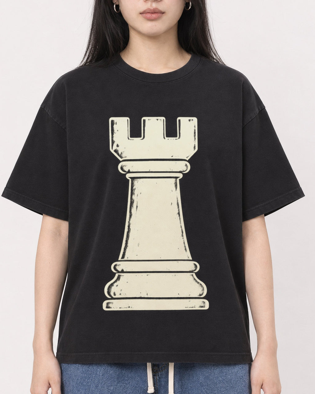 Mockup Boxy Heavyweight Tee Black female close-up 01