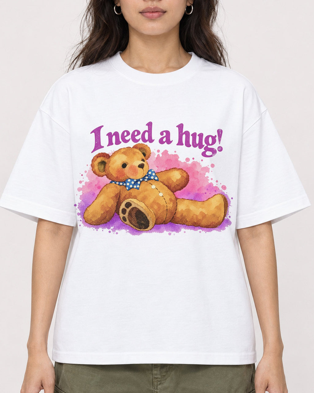 Mockup Boxy Heavyweight Tee White female close-up 02