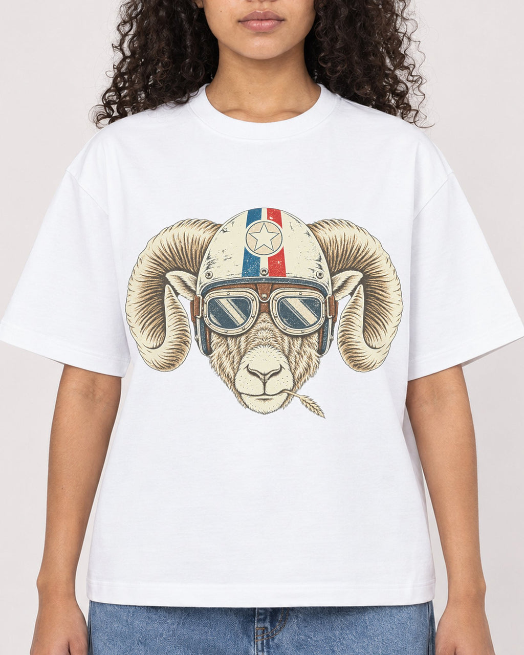 Mockup Boxy Heavyweight Tee White female close-up 10