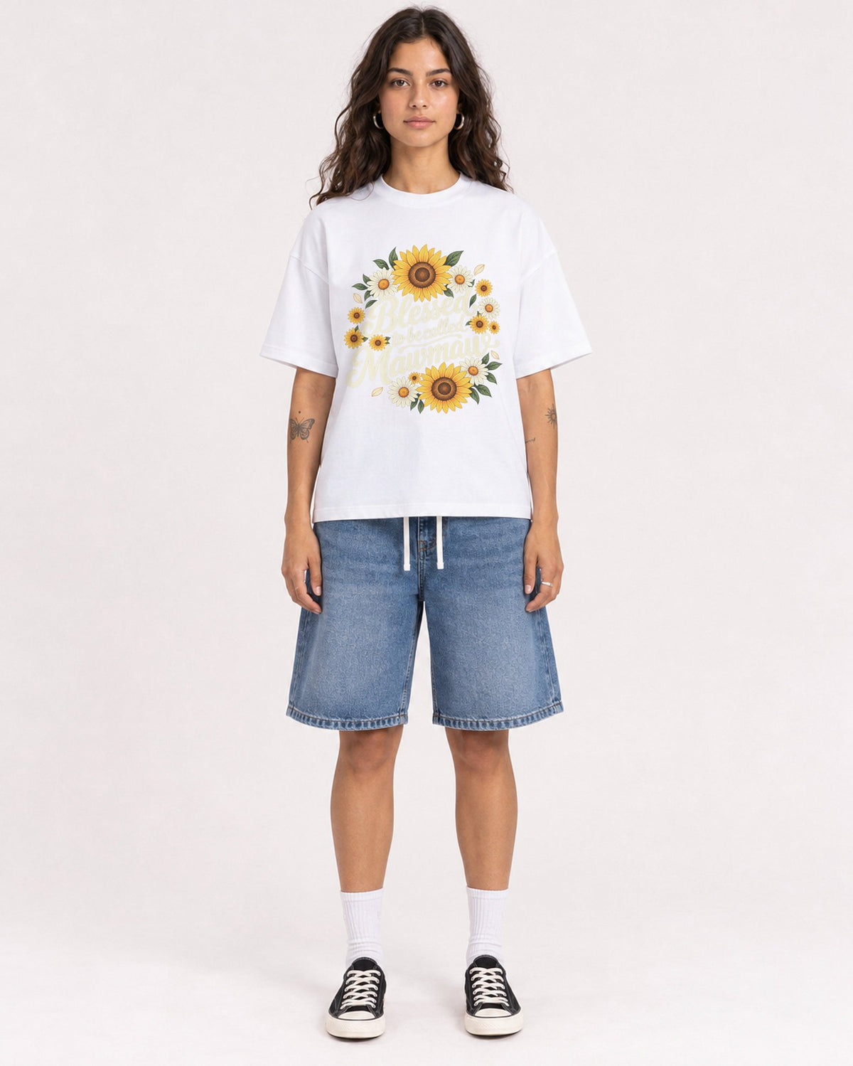 Mockup Boxy Heavyweight Tee White female full-body 06