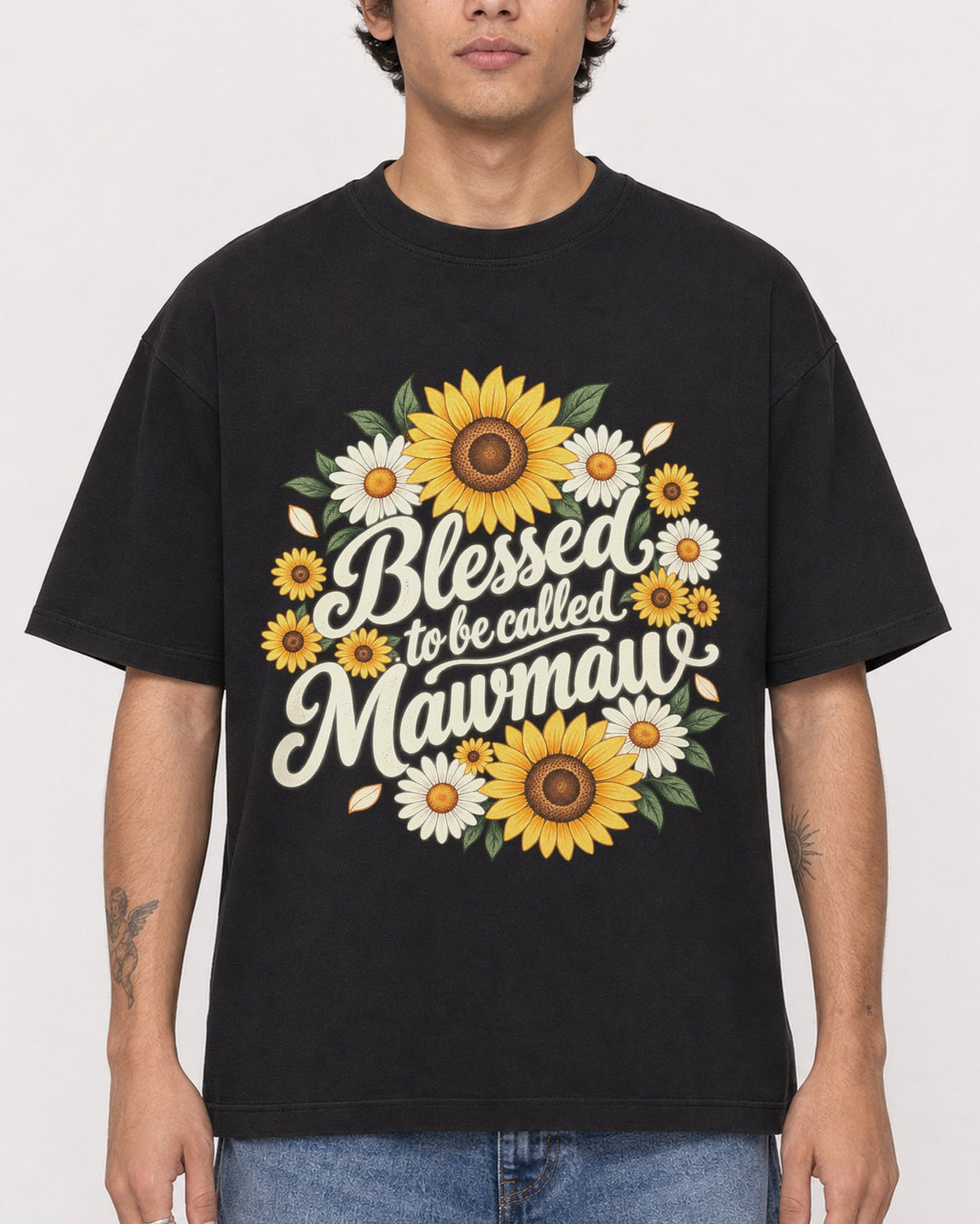 Mockup Boxy Heavyweight Tee Black male close-up 06
