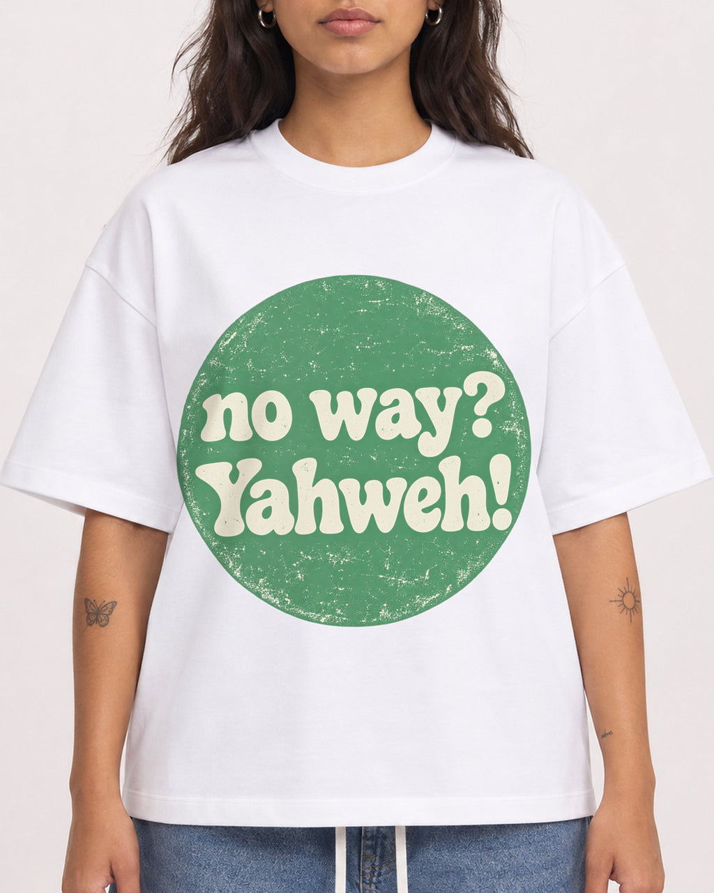 Mockup Boxy Heavyweight Tee White female close-up 06