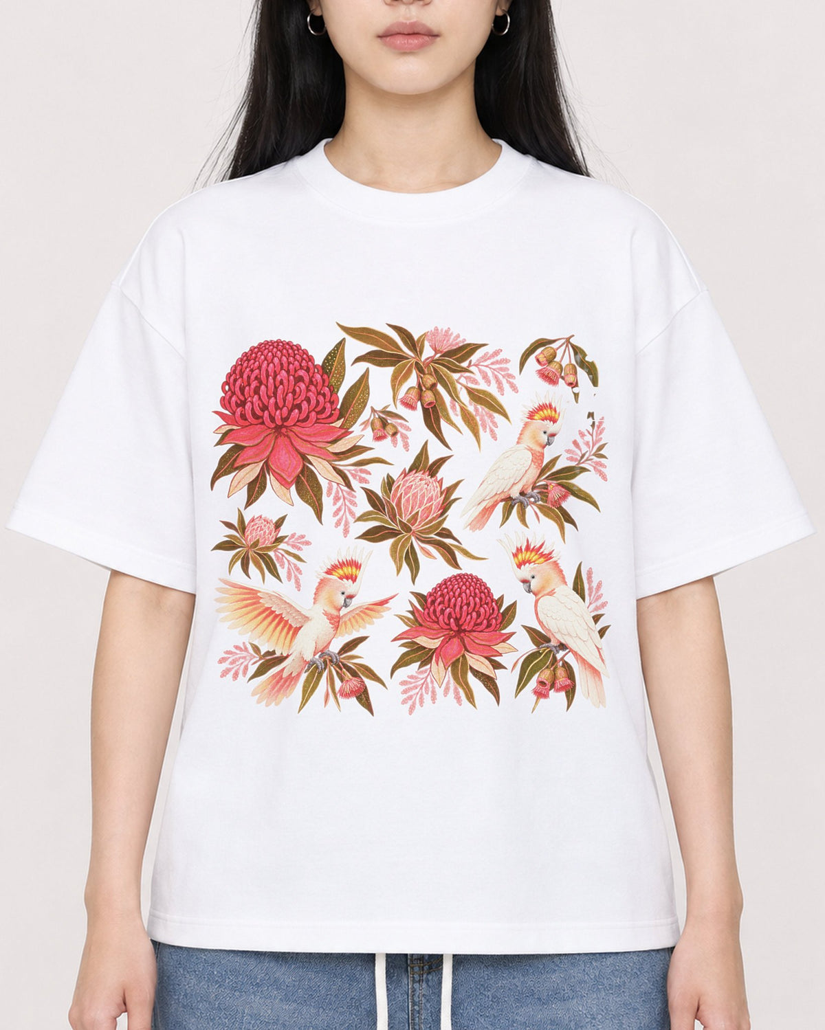 Mockup Boxy Heavyweight Tee White female close-up 01