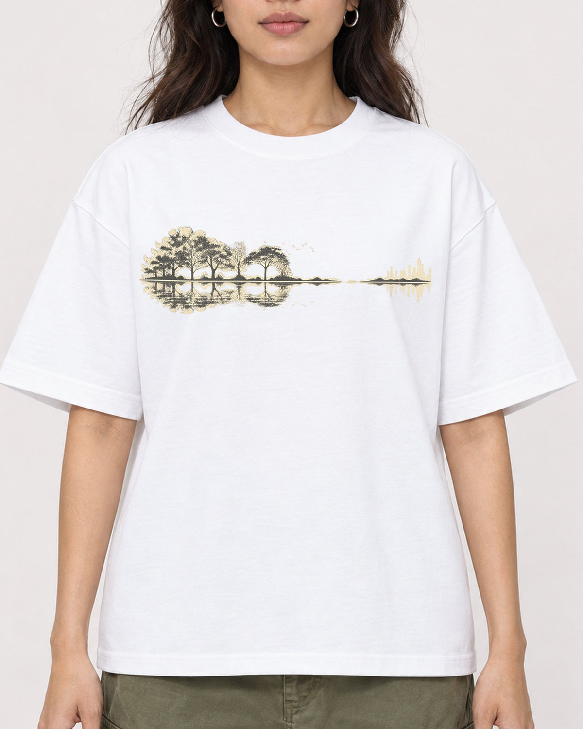 Mockup Boxy Heavyweight Tee White female close-up 02