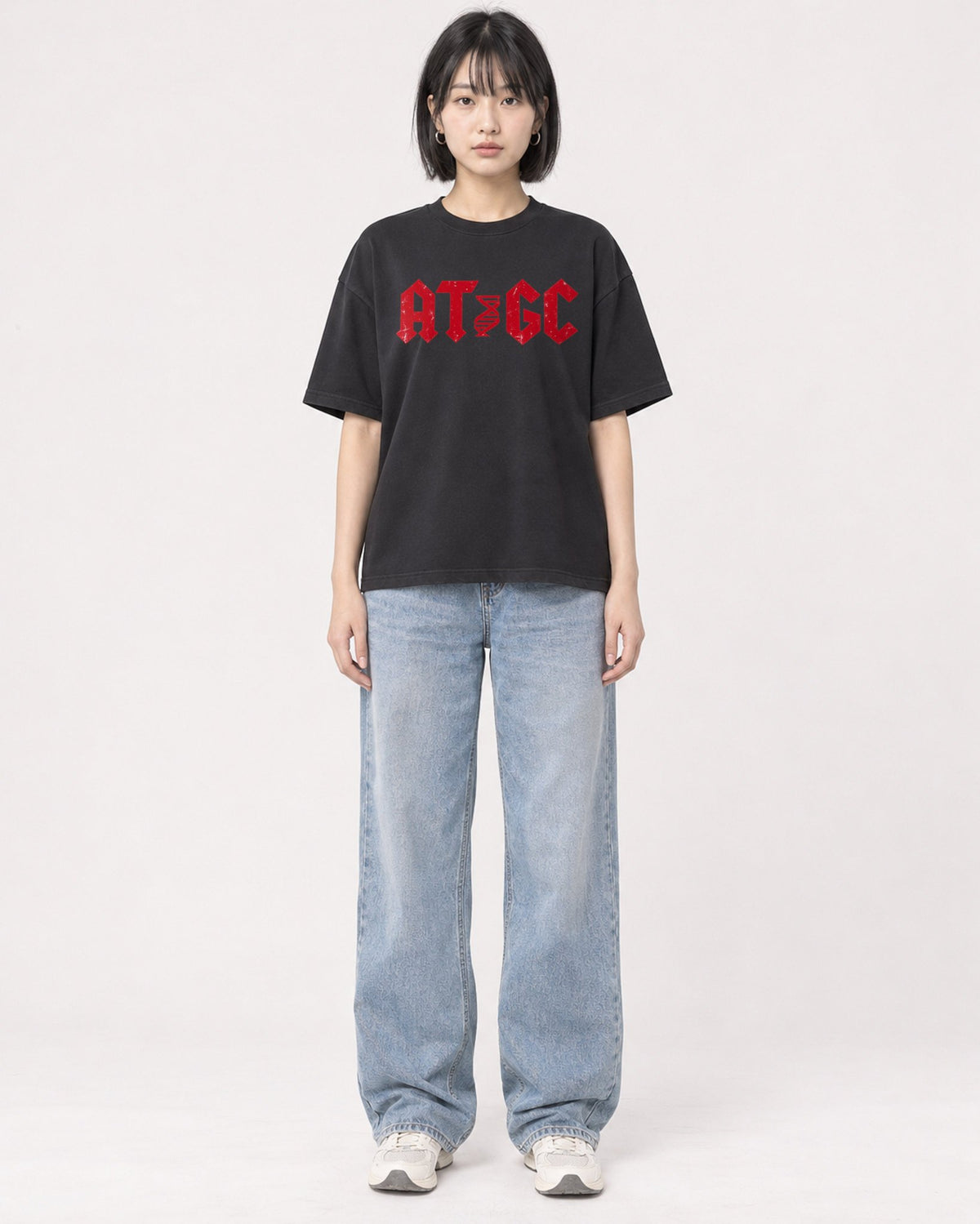 Mockup Boxy Heavyweight Tee Black female full-body 11