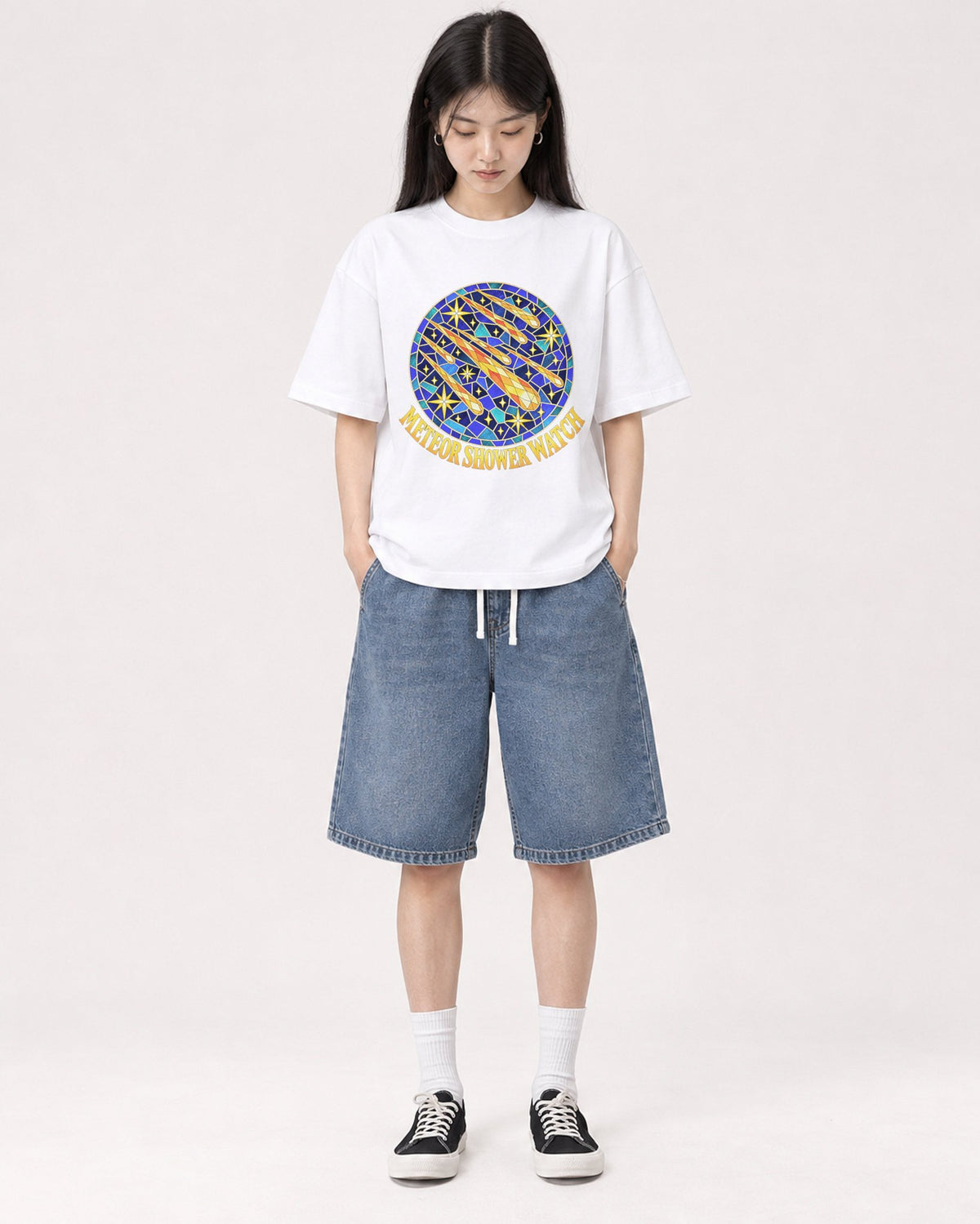 Mockup Boxy Heavyweight Tee White female full-body 01