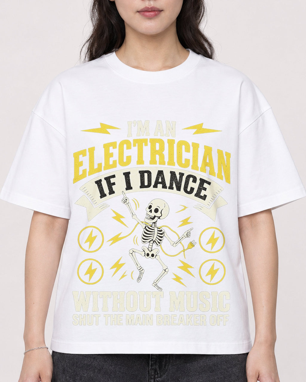 Mockup Boxy Heavyweight Tee White female close-up 03