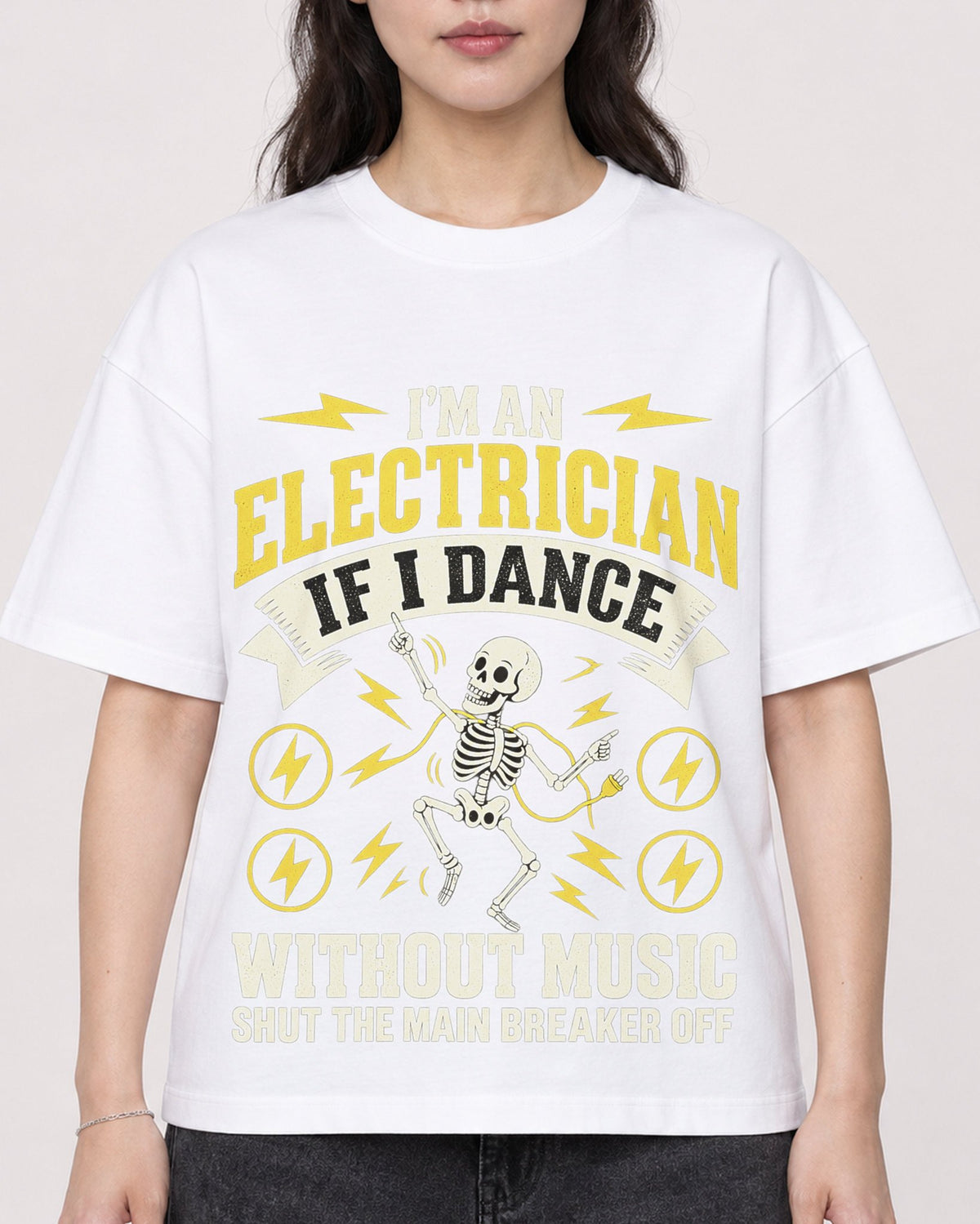 Mockup Boxy Heavyweight Tee White female close-up 03