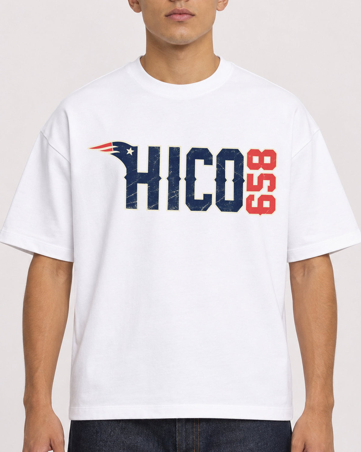 Mockup Boxy Heavyweight Tee White male close-up 16