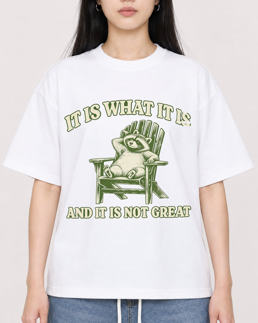 Mockup Boxy Heavyweight Tee White female close-up 01