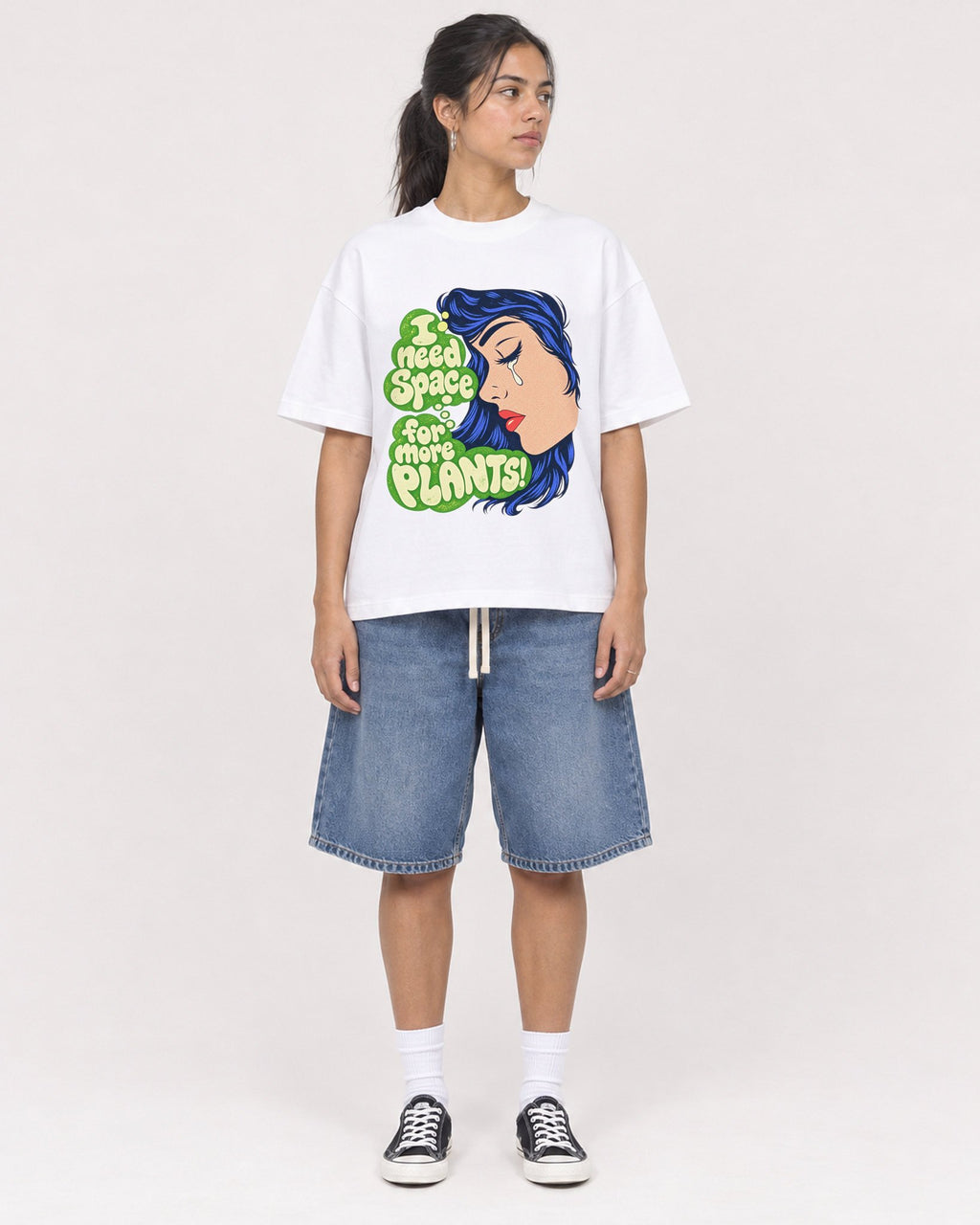 Mockup Boxy Heavyweight Tee White female full-body 16