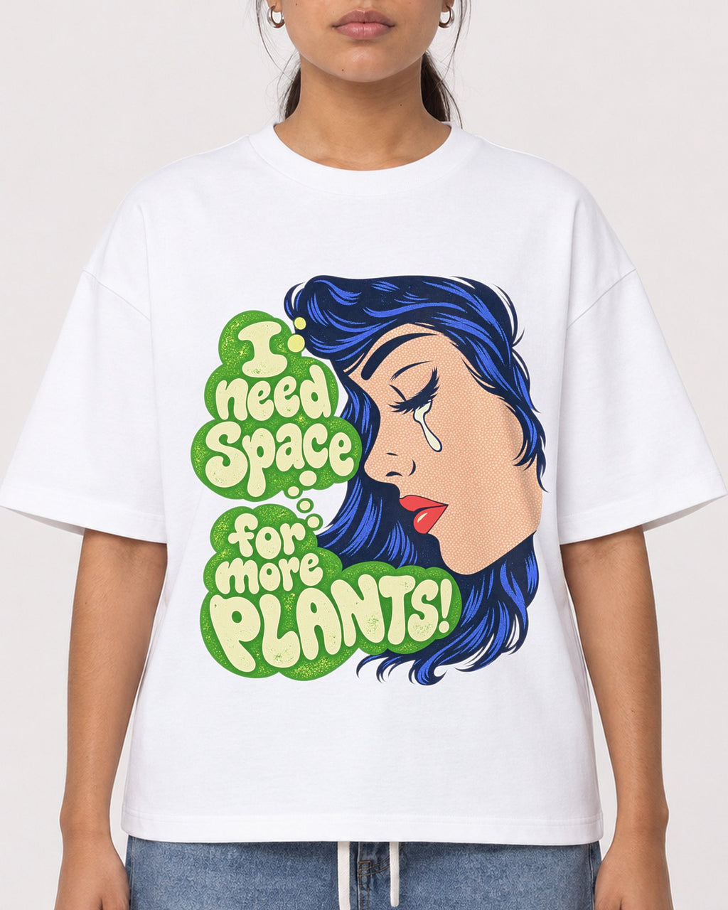 Mockup Boxy Heavyweight Tee White female close-up 16