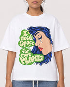 Mockup Boxy Heavyweight Tee White female close-up 16