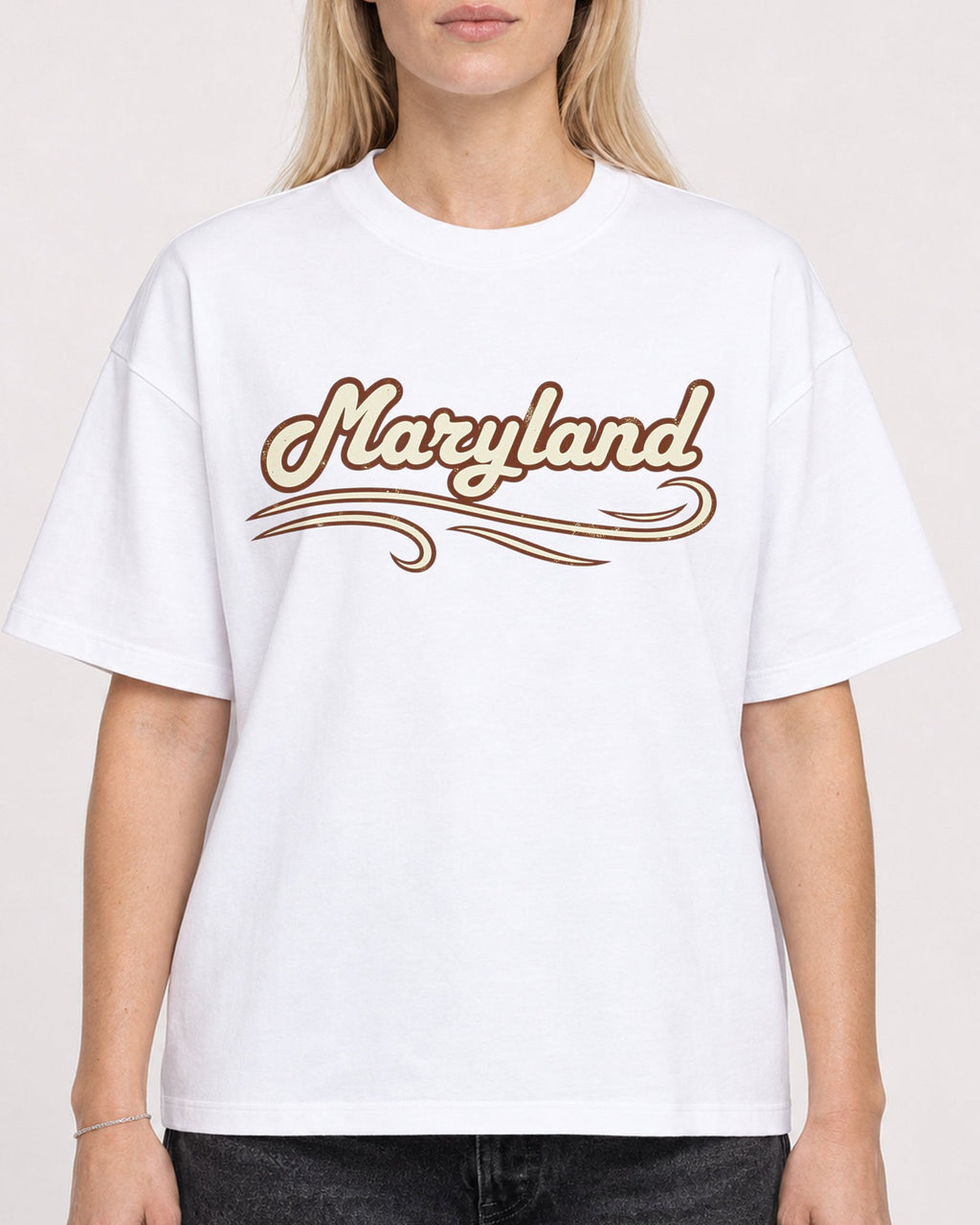 Mockup Boxy Heavyweight Tee White female close-up 08