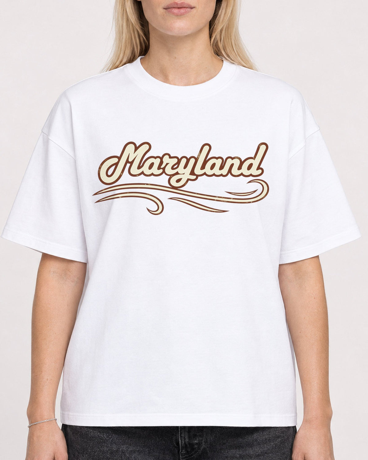 Mockup Boxy Heavyweight Tee White female close-up 08