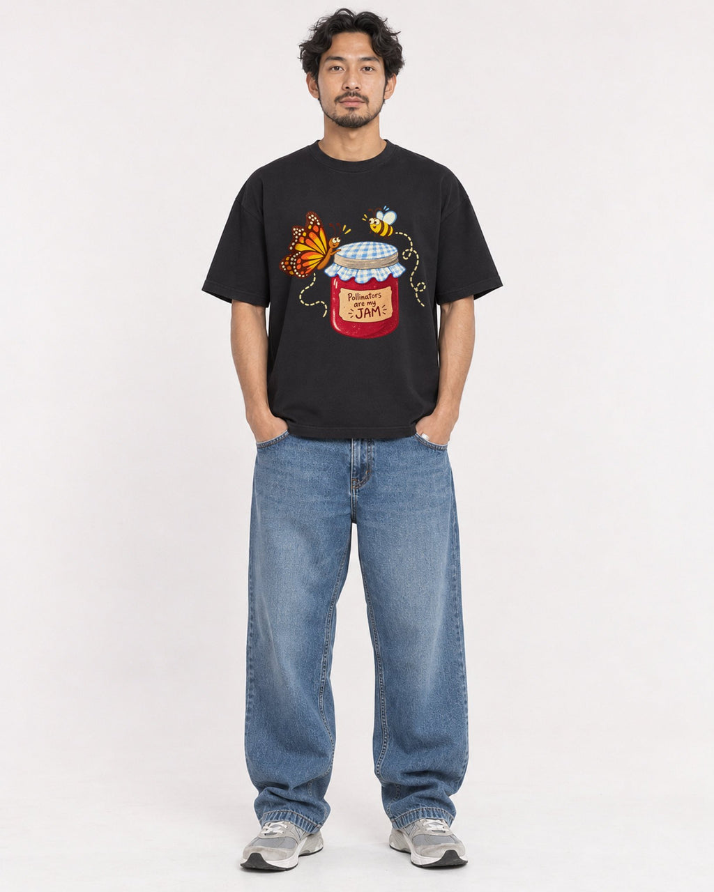 Mockup Boxy Heavyweight Tee Black male full-body 02