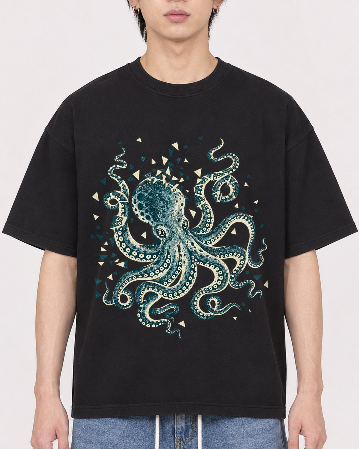 Mockup Boxy Heavyweight Tee Black male close-up 11