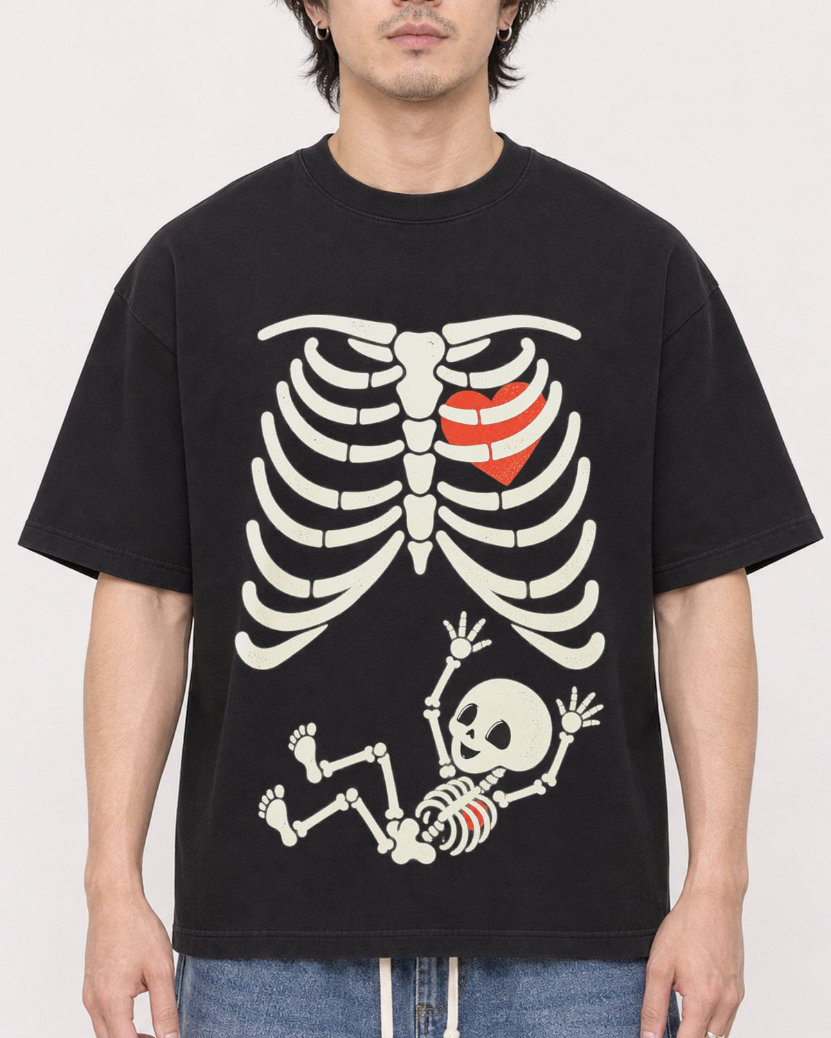 Mockup Boxy Heavyweight Tee Black male close-up 03