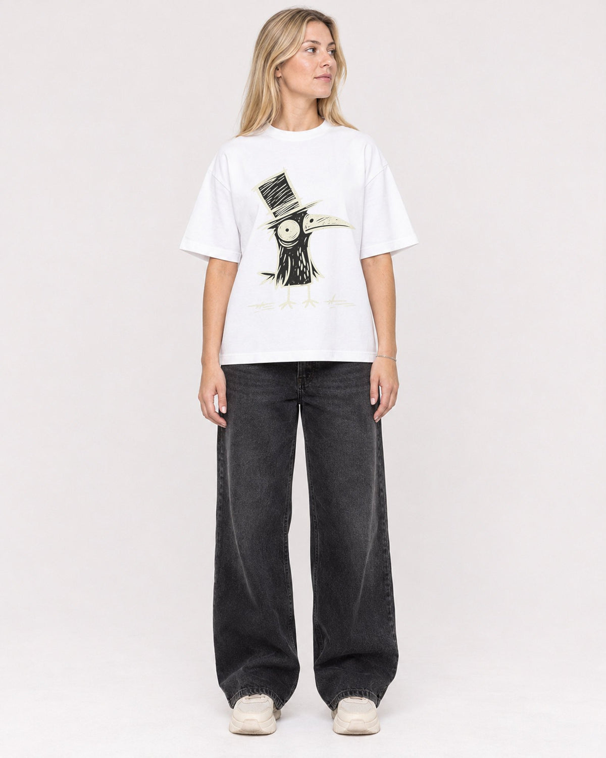 Mockup Boxy Heavyweight Tee White female full-body 08