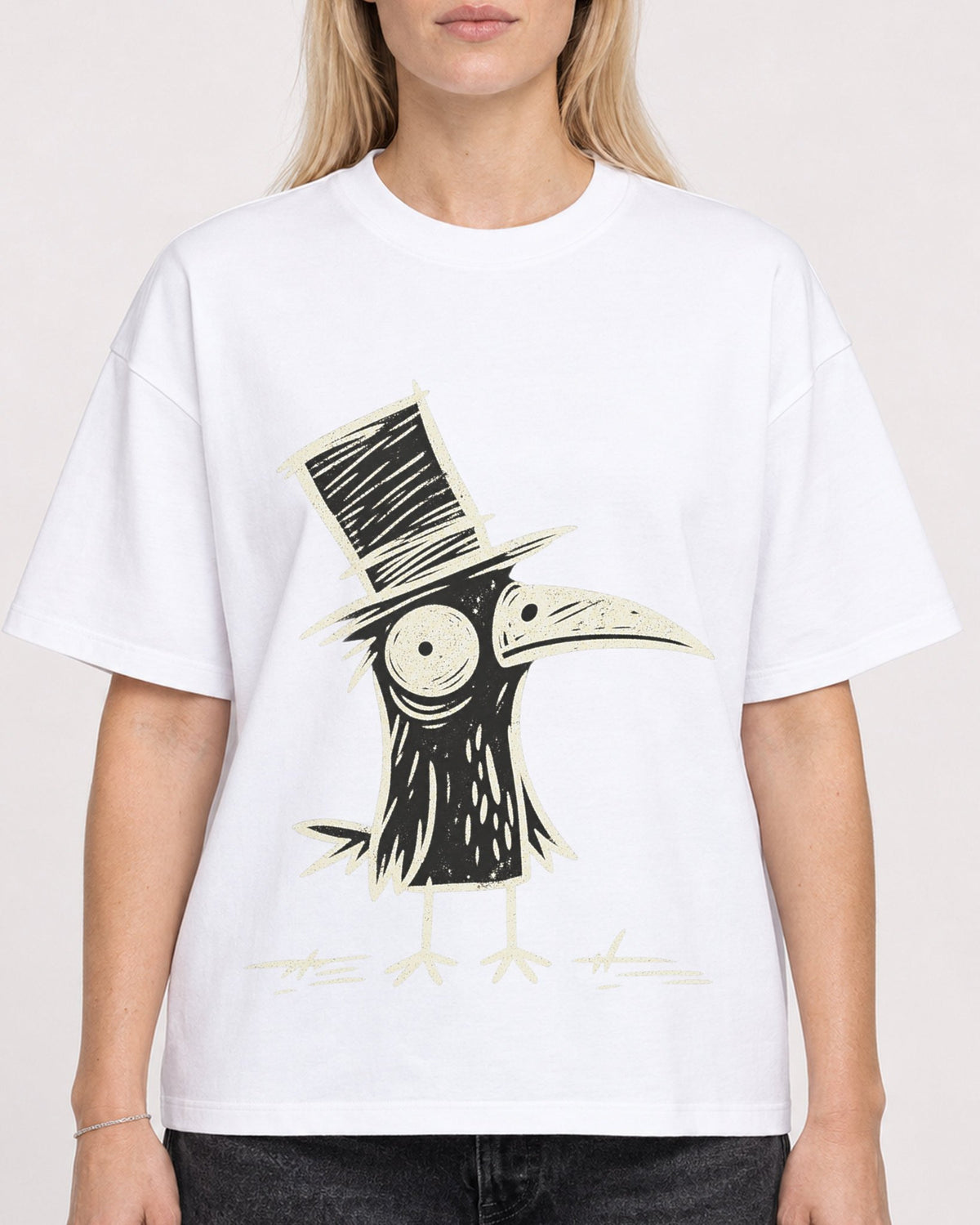 Mockup Boxy Heavyweight Tee White female close-up 08