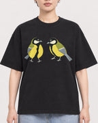 Mockup Boxy Heavyweight Tee Black female close-up 23
