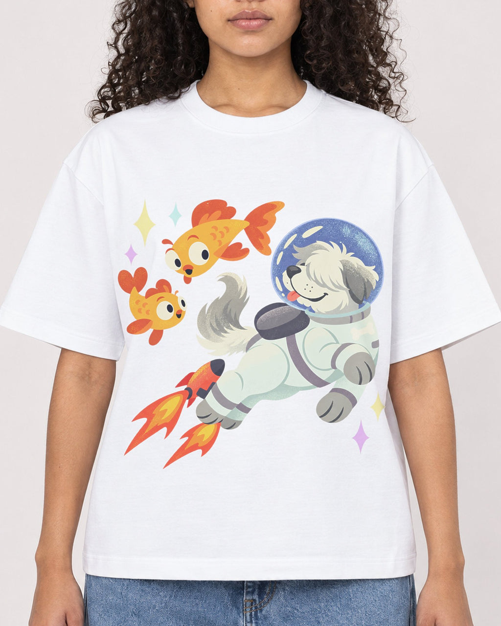 Mockup Boxy Heavyweight Tee White female close-up 10