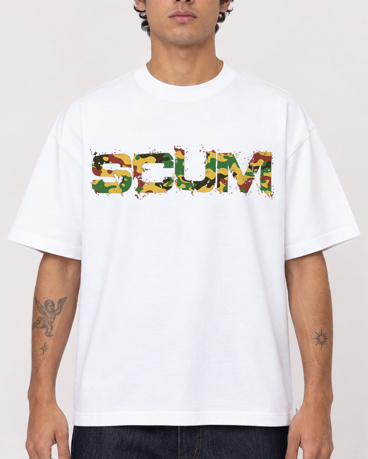 Mockup Boxy Heavyweight Tee White male close-up 06