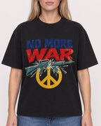Mockup Boxy Heavyweight Tee Black female close-up 08