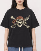 Mockup Boxy Heavyweight Tee Black female close-up 01