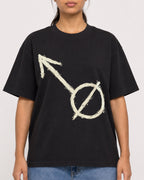 Mockup Boxy Heavyweight Tee Black female close-up 16