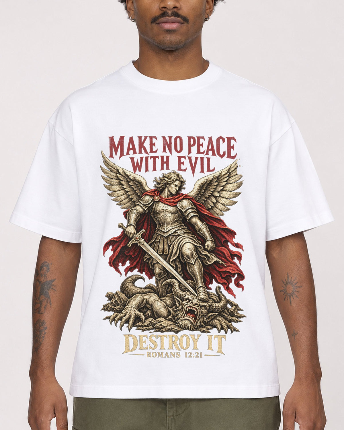 Mockup Boxy Heavyweight Tee White male close-up 24