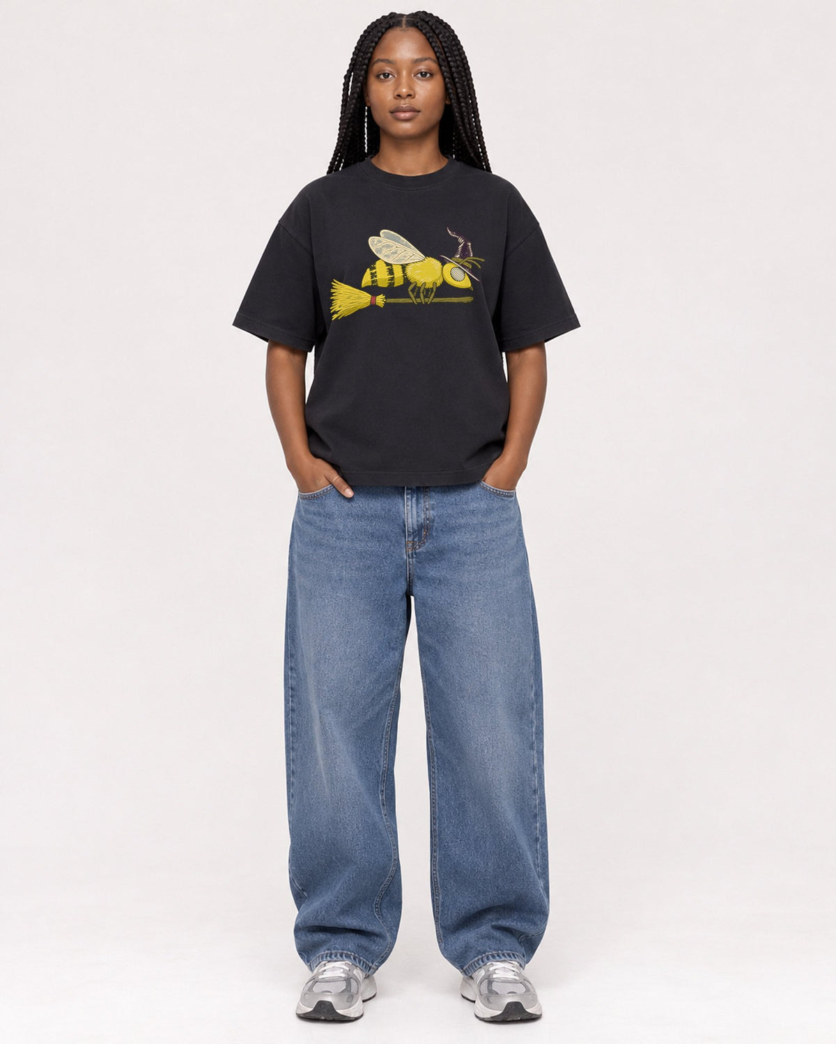 Mockup Boxy Heavyweight Tee Black female full-body 04