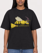 Mockup Boxy Heavyweight Tee Black female close-up 04