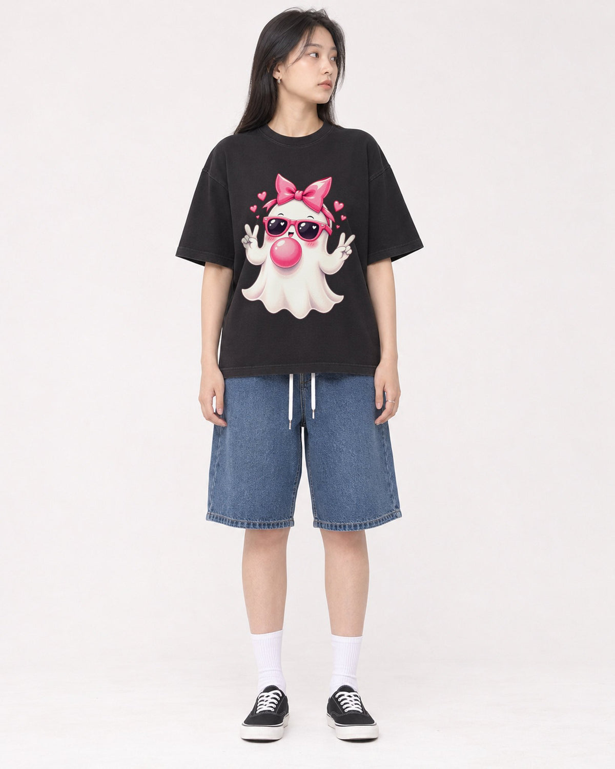 Mockup Boxy Heavyweight Tee Black female full-body 01