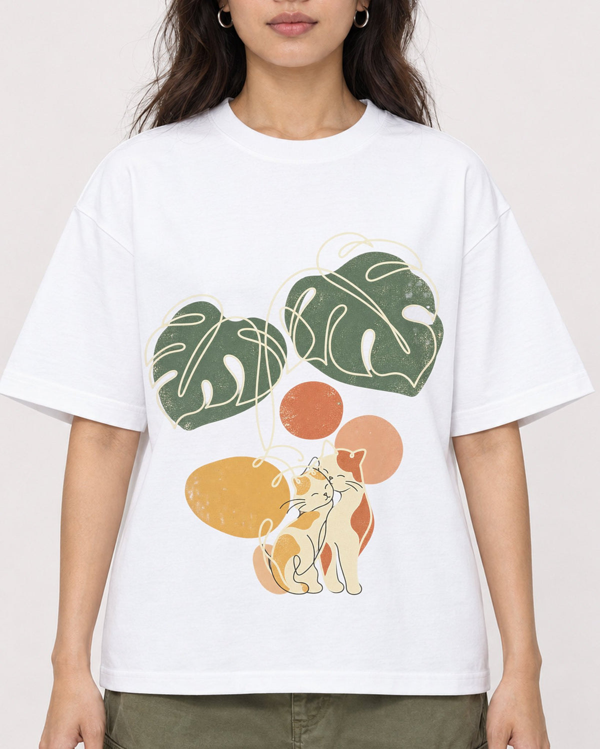 Mockup Boxy Heavyweight Tee White female close-up 02