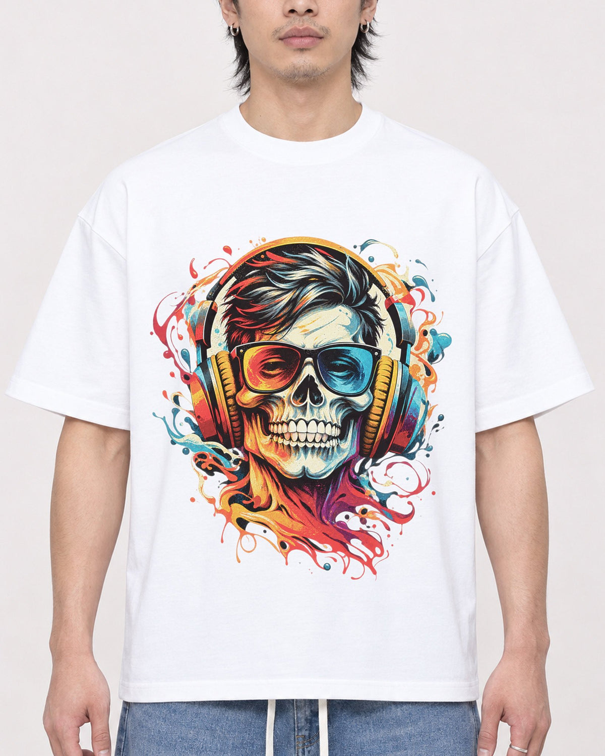 Mockup Boxy Heavyweight Tee White male close-up 23