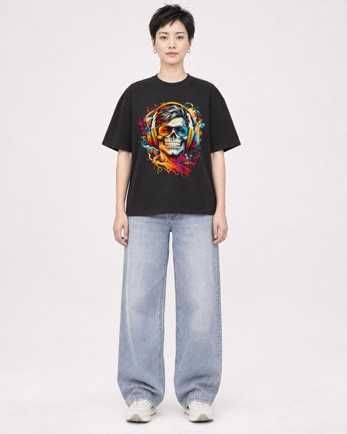 Mockup Boxy Heavyweight Tee Black female full-body 23