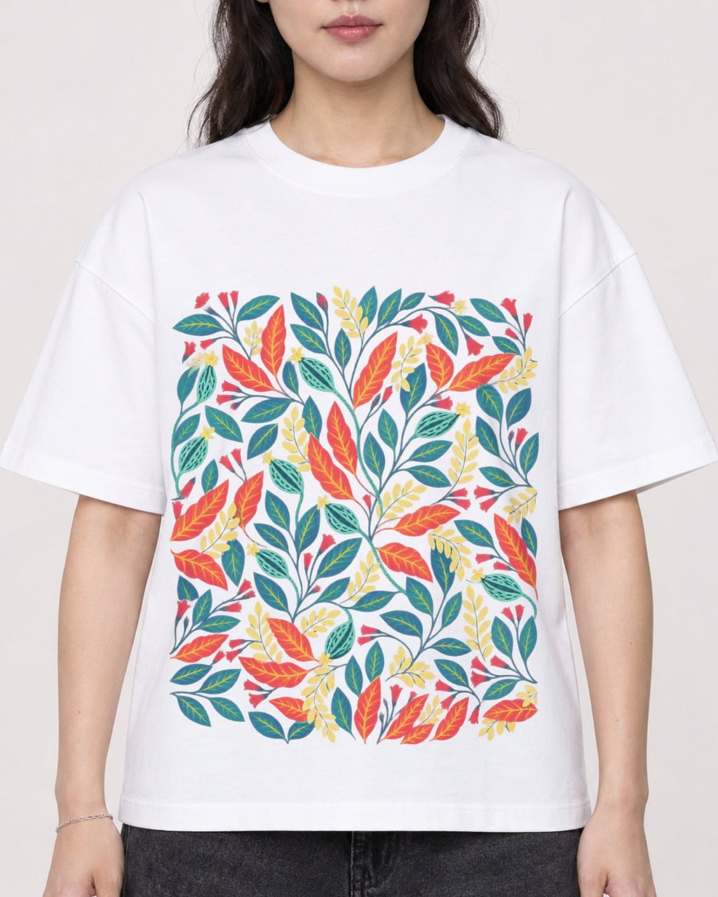 Mockup Boxy Heavyweight Tee White female close-up 03