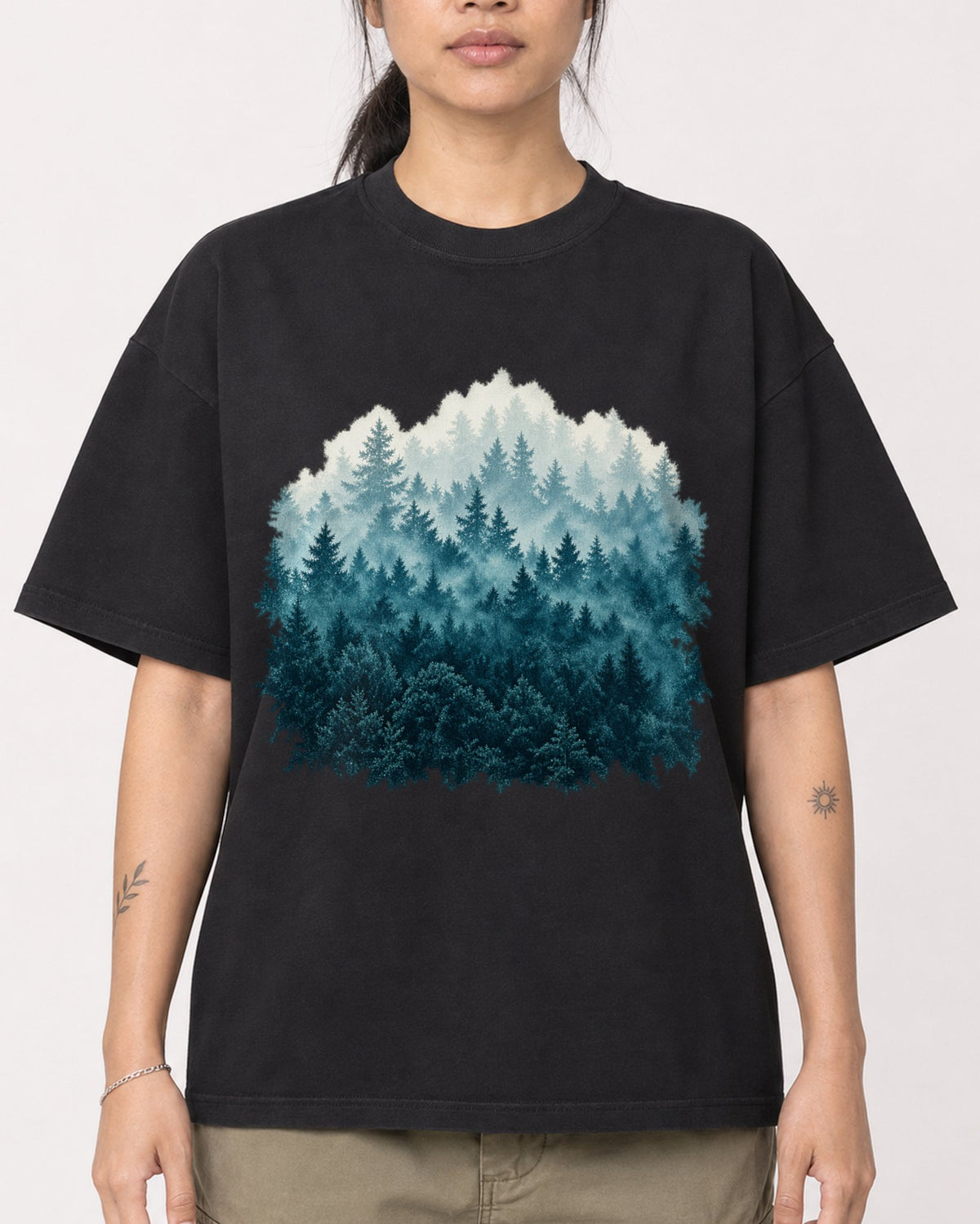 Mockup Boxy Heavyweight Tee Black female close-up 42