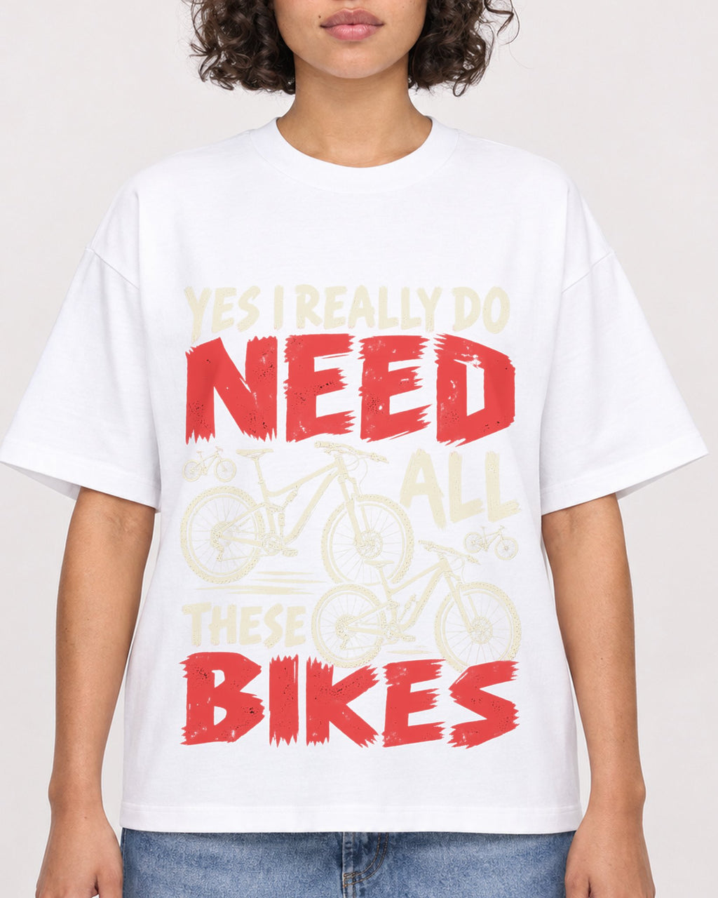 Mockup Boxy Heavyweight Tee White female close-up 40