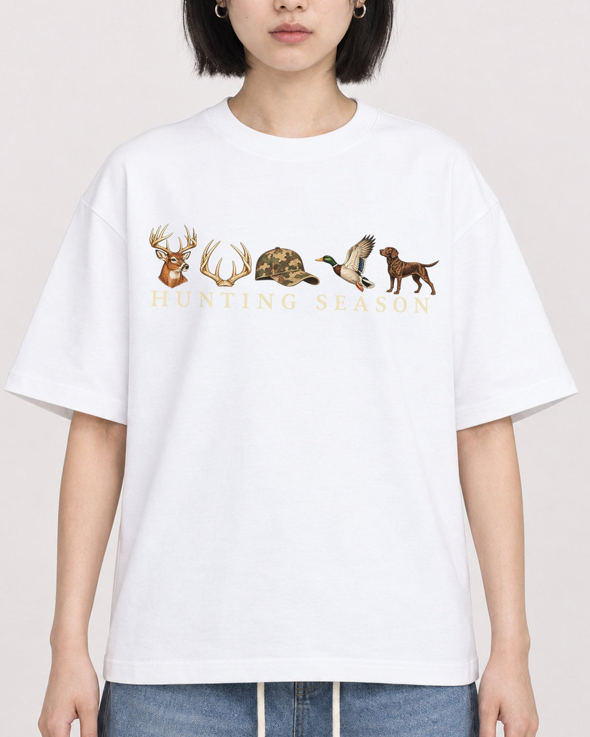 Mockup Boxy Heavyweight Tee White female close-up 11